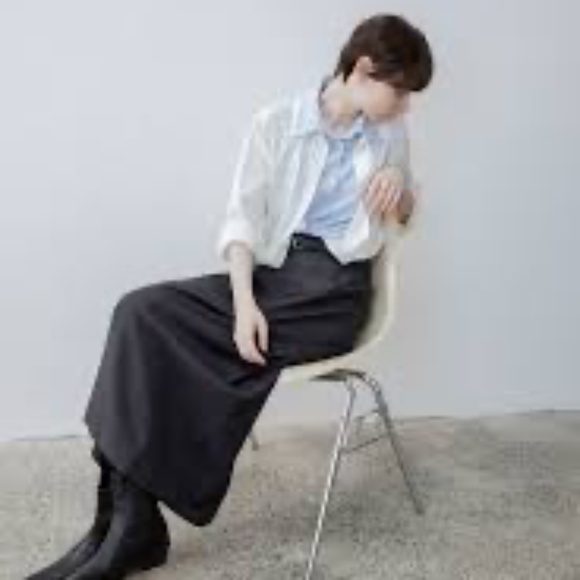 Tageechita - BACK SLIT SMOOTH FLAT SKIRT M / Dark Gray - Picture 2 of 5